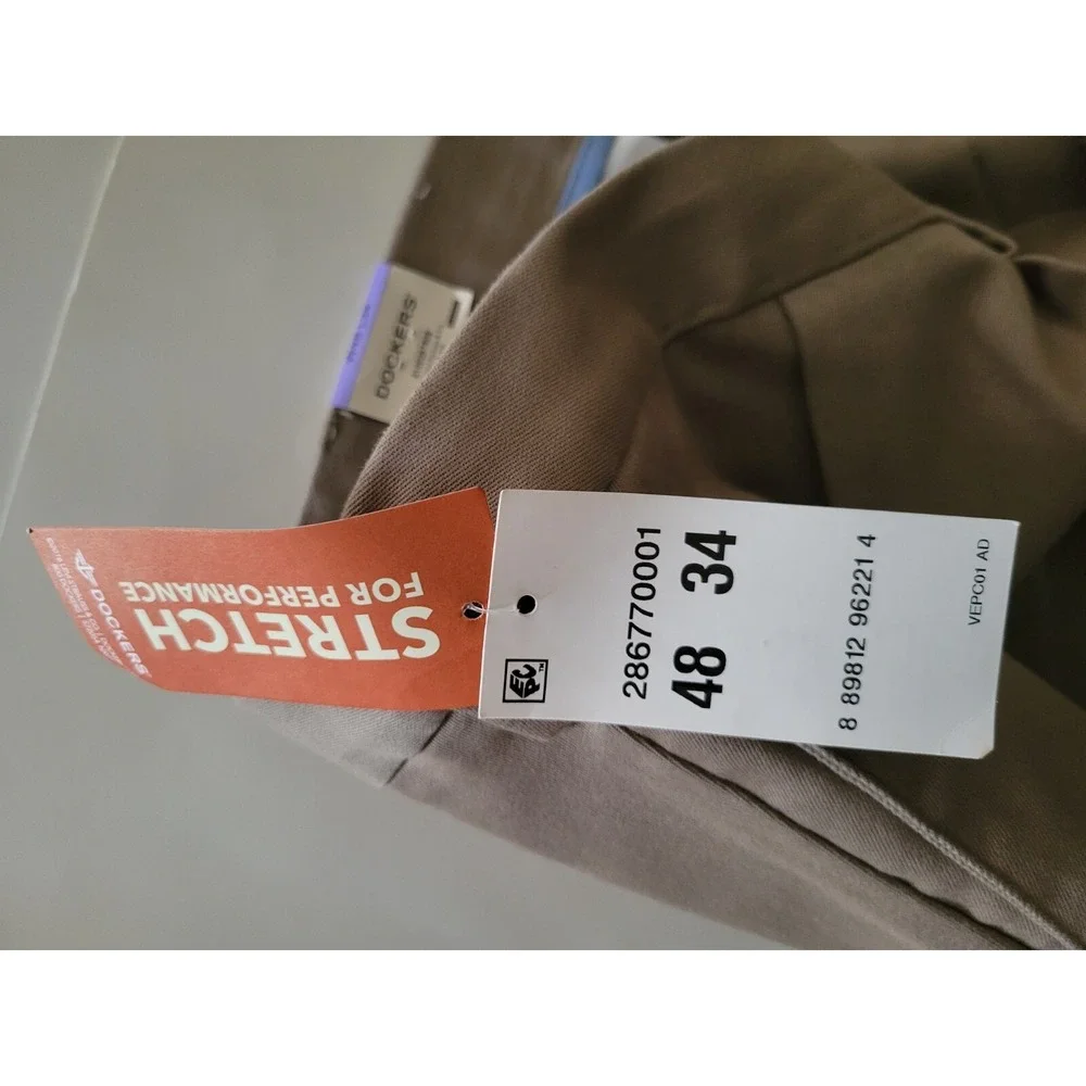 Dockers Signature Khaki Cotton Stretch Classic Fit Pleated Pants Sz: 48 X 34 NWT